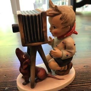 The Photographer number 178 Hummel